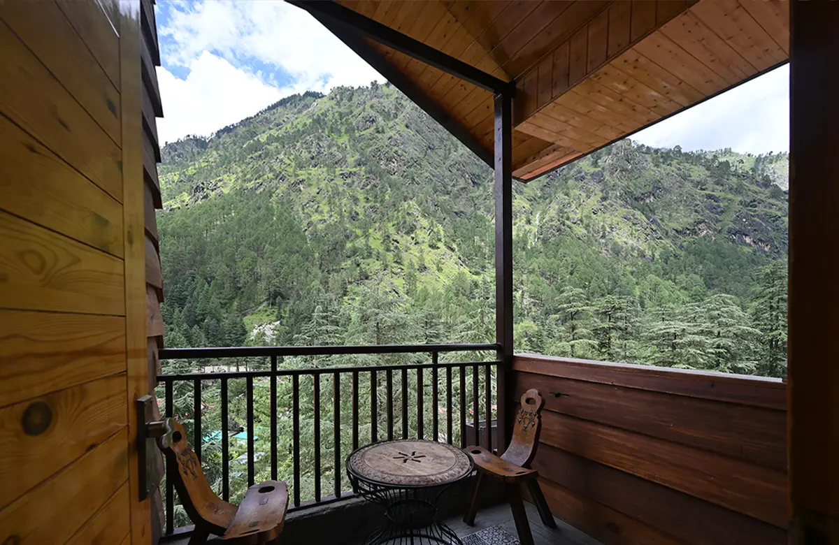 balcony-of-super-deluxe-room-in-hillside-kasol