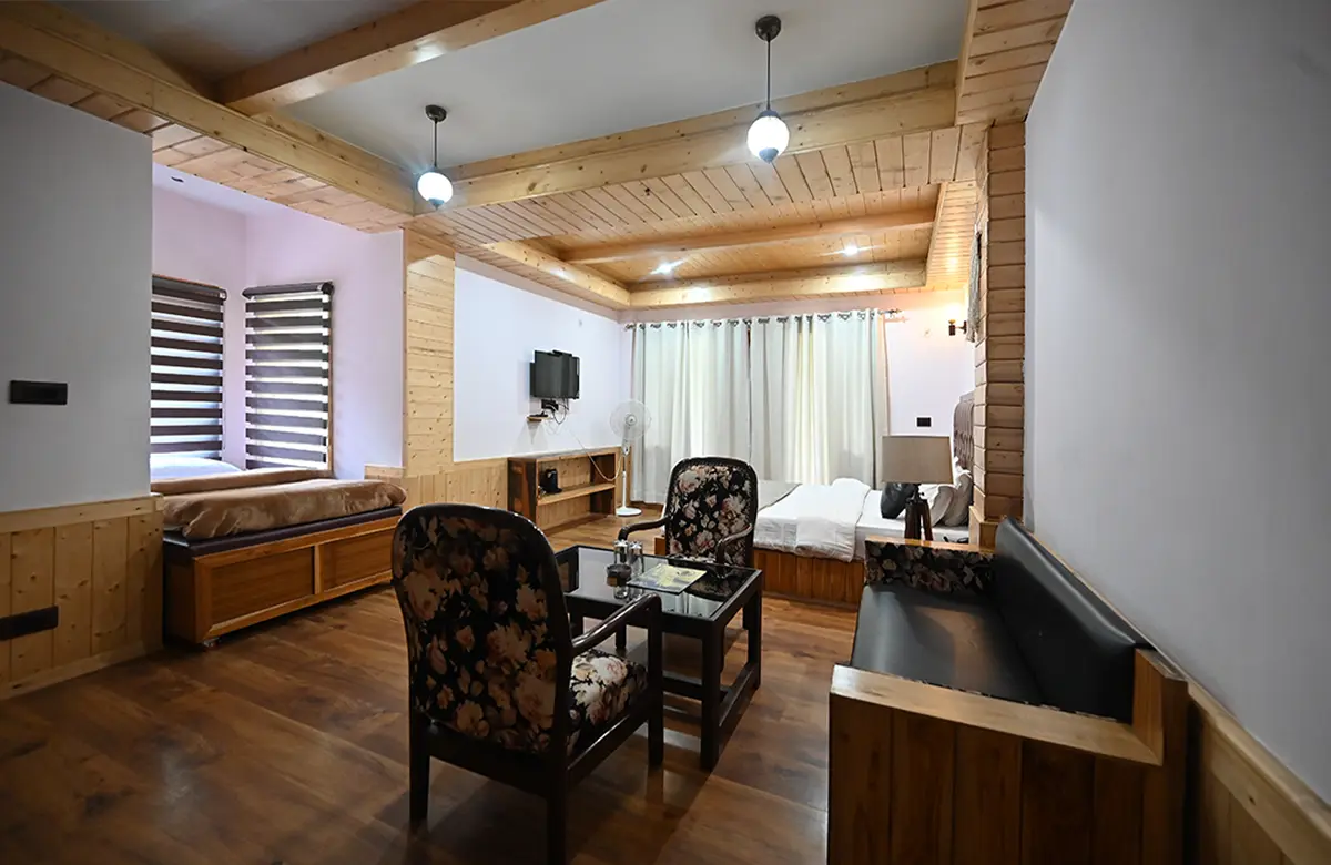 large-spacious-superior-luxury-room-at-hillside-kasol